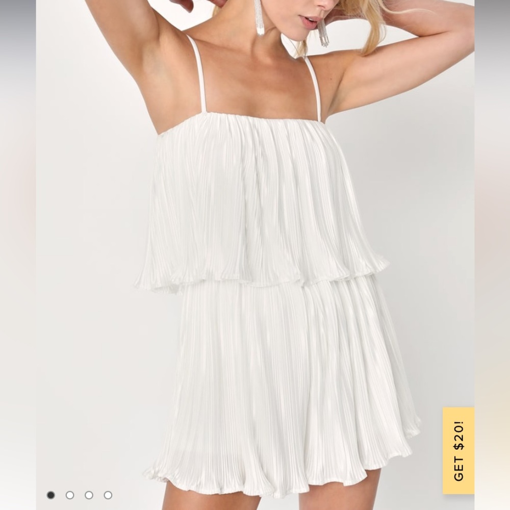 White ivory Lulu’s satin sleeveless romper